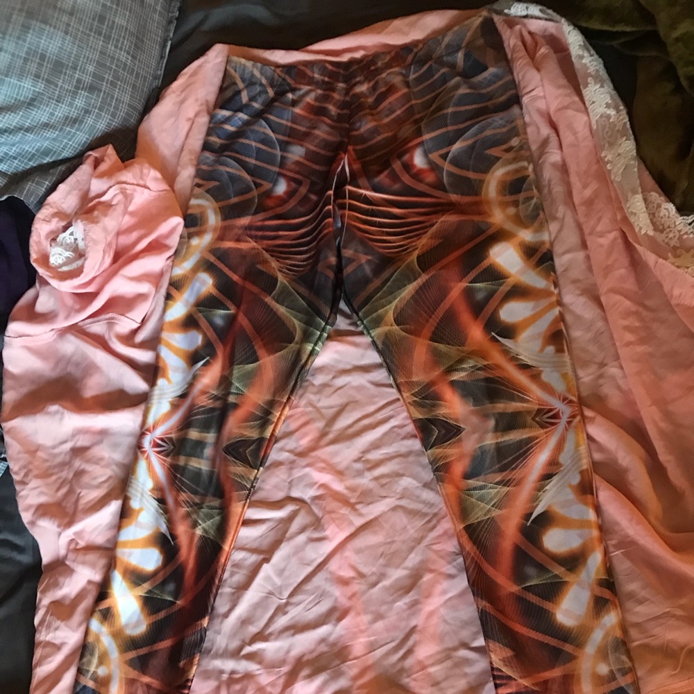 TRIPPY LEGGINGS